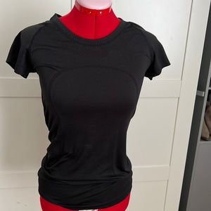 Black lululemon top